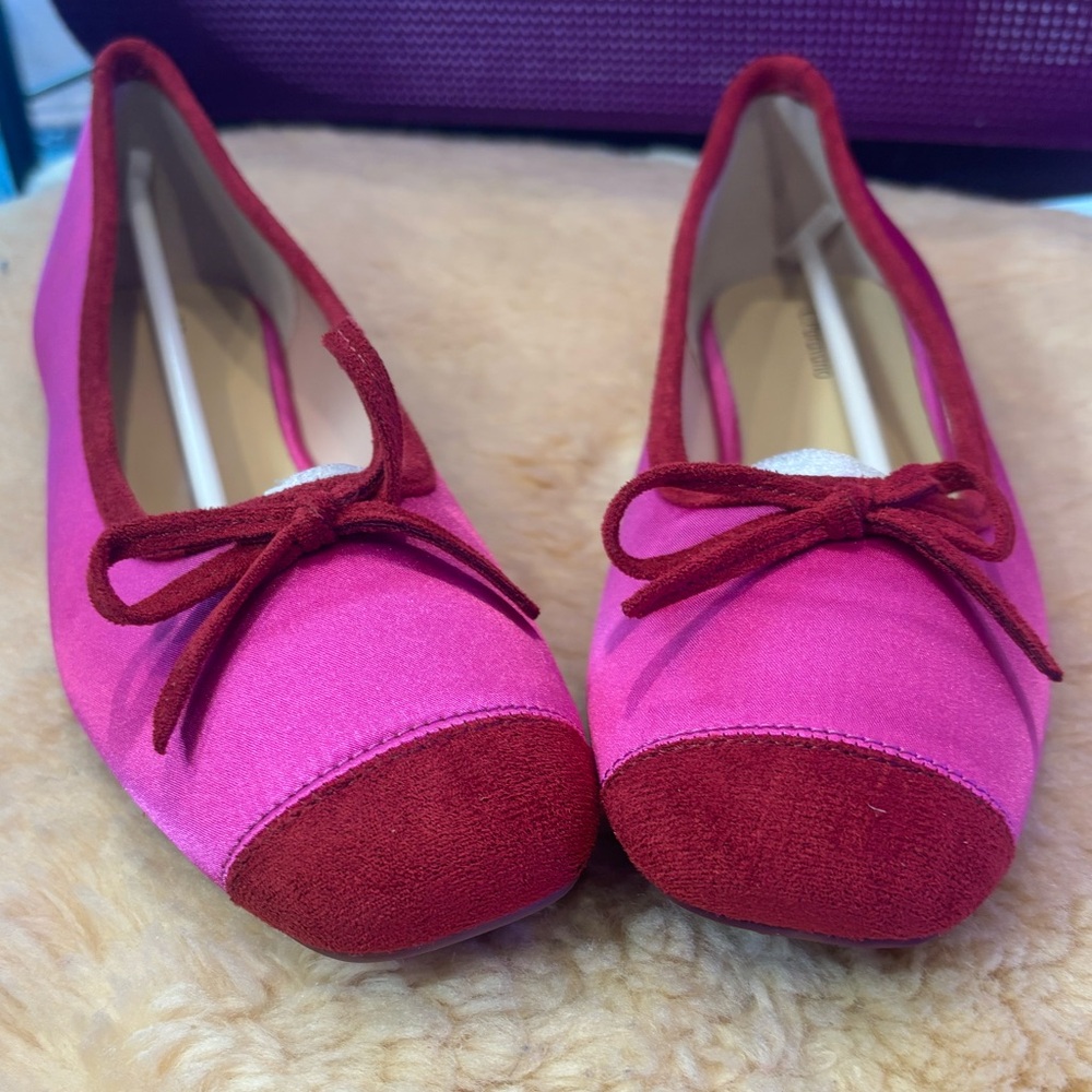Classic Two-Tone Pink and Red Bow Ballet Flats